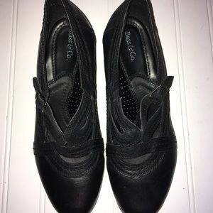 Bass & Co ladies 8M black leather casual shoes